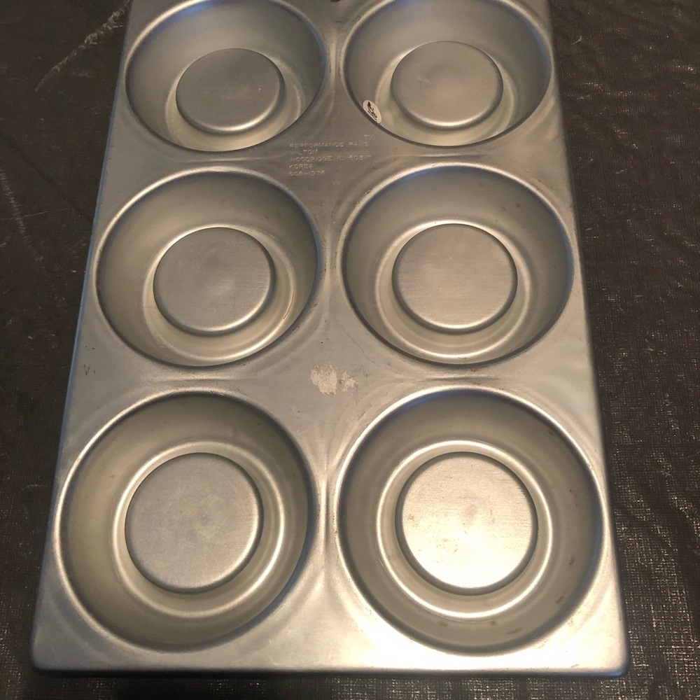 Vintage Wilton aluminum shortcake/ dessert pans- pan in great shape